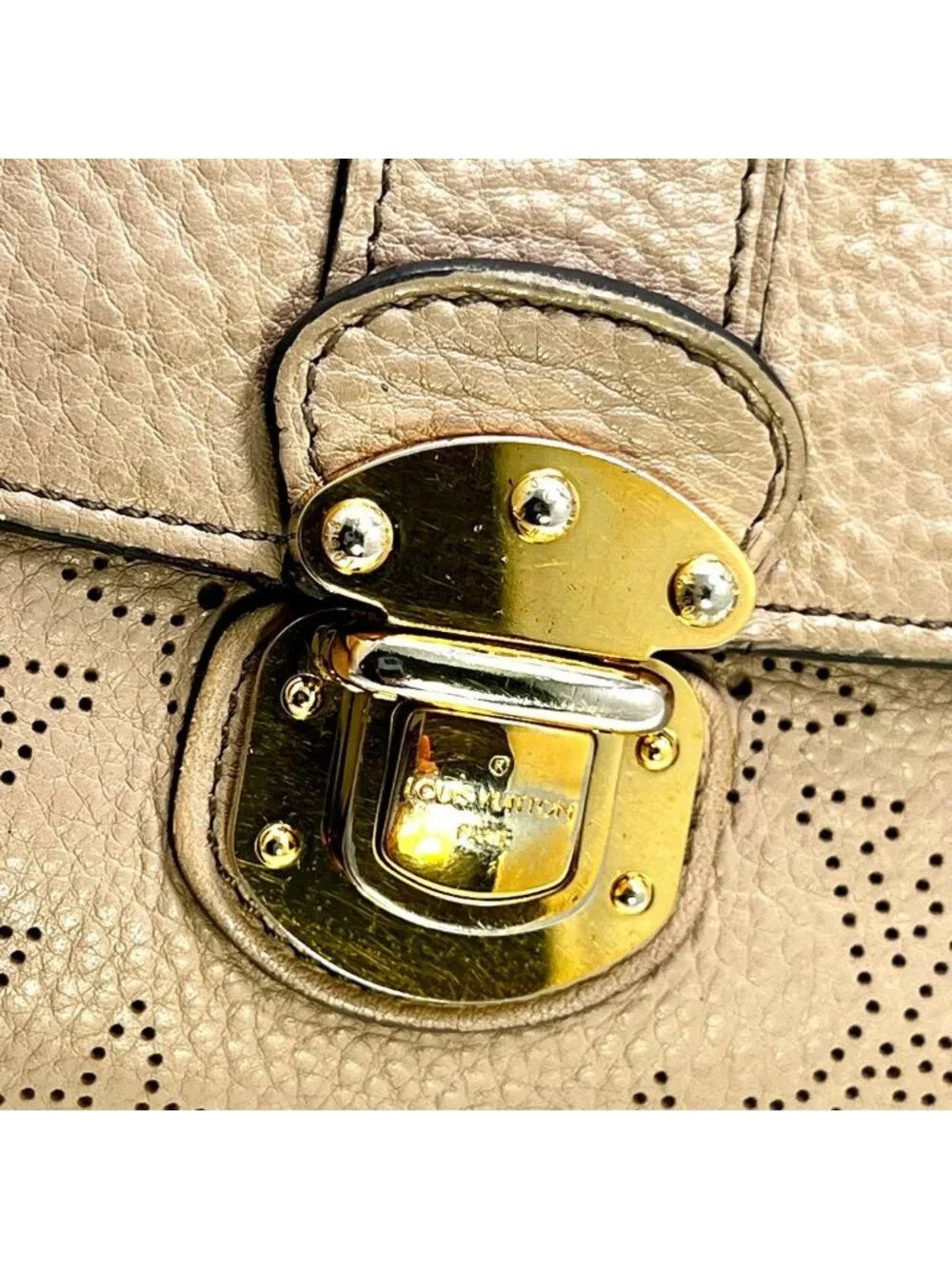 Louis Vuitton Mahina Portefeuille Iris Cafe Au Lait Wallet